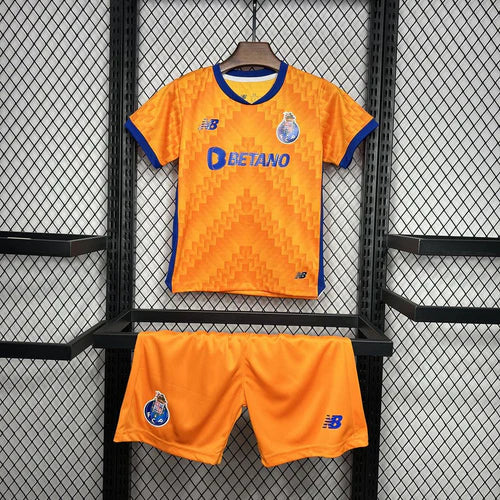 Conjunto infantil laranja alternativo 2024/2025