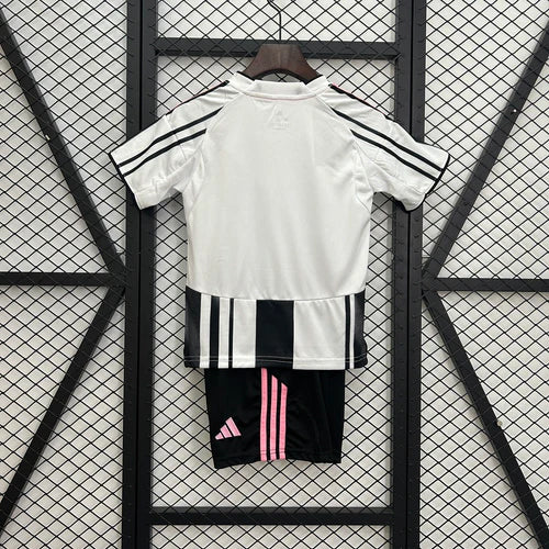 Conjunto Infantil Juventus home 2025/2026