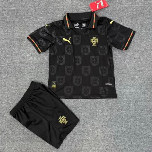 Conjunto infantil Seleção Portugal edição especial pantera negra EUSÉBIO preta 2025/2026