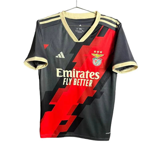 Camisola concept preta e vermelha 2025/2026