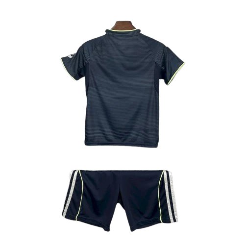 Conjunto Infantil Real Madrid alternativo 2025/2026