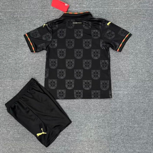 Conjunto infantil Seleção Portugal edição especial pantera negra EUSÉBIO preta 2025/2026