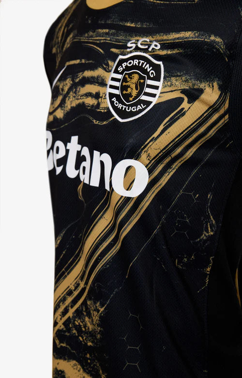 Camisola especial preta e dourada “7” Ronaldo terceiro equipamento 2024/2025