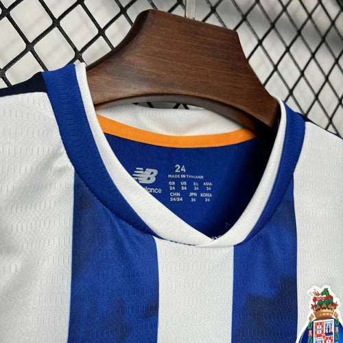 Conjunto infantil principal azul e branco 2024/2025