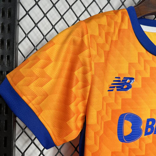 Conjunto infantil laranja alternativo 2024/2025