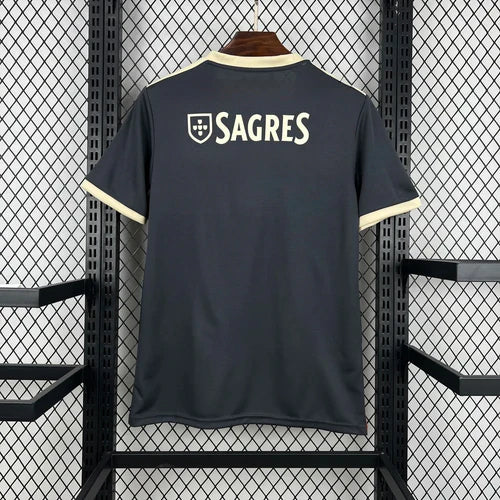 Camisola concept preta e vermelha 2025/2026